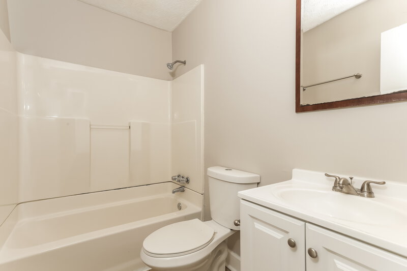 2,150/Mo, 5926 Dart Dr Lithonia, GA 30058 Bathroom View