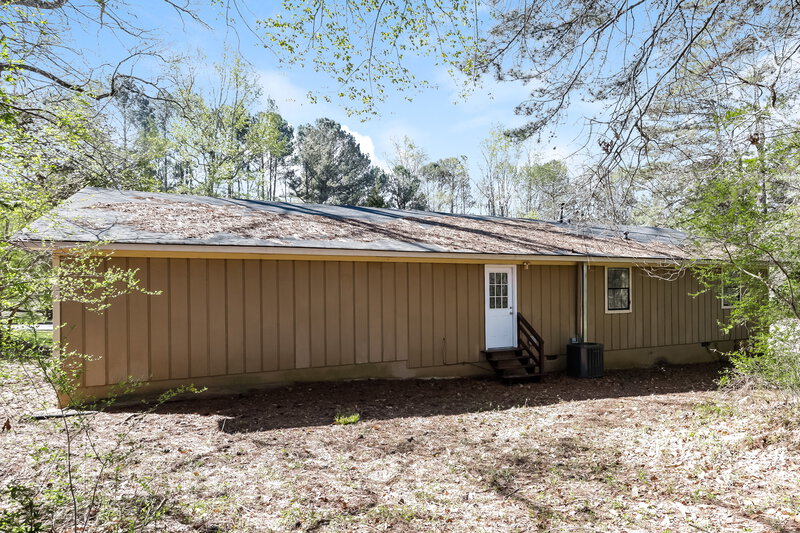 2,150/Mo, 5926 Dart Dr Lithonia, GA 30058 Rear View 2