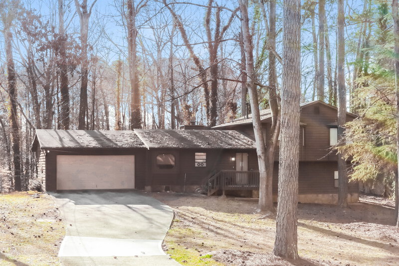 0/Mo, 3167 Taffy Lane Snellville, GA 30039 External View