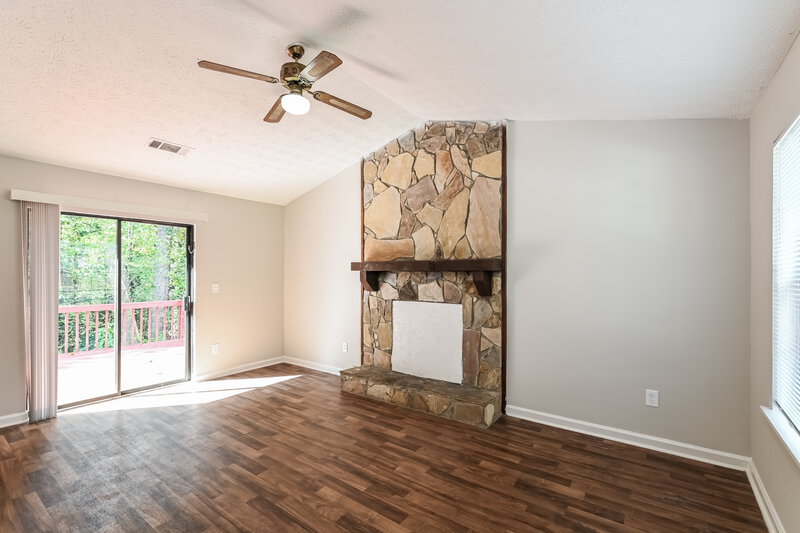 1,645/Mo, 806 Durham Crossing Stone Mountain, GA 30083 Living Room View