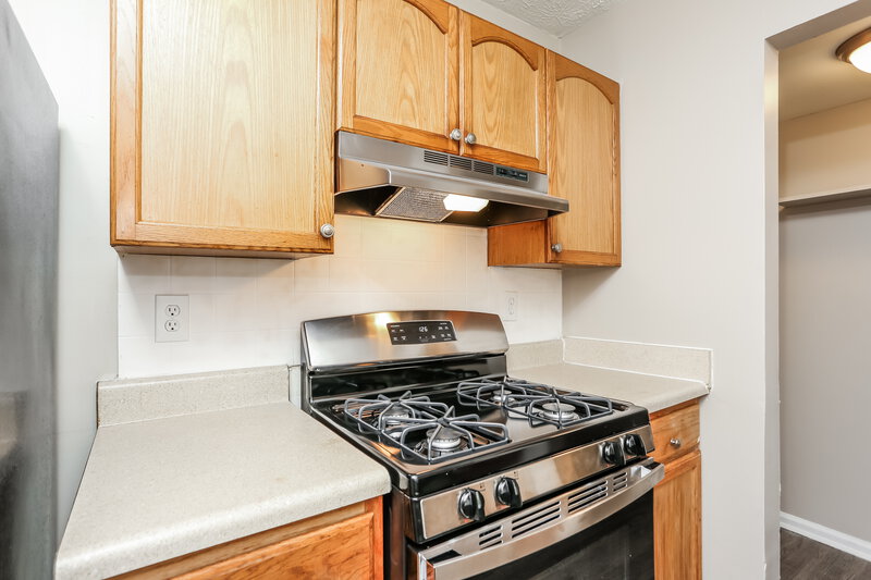 1,755/Mo, 806 Durham Crossing Stone Mountain, GA 30083 Kitchen View 2