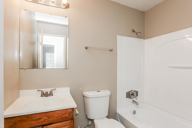 1,755/Mo, 806 Durham Crossing Stone Mountain, GA 30083 Main Bathroom View