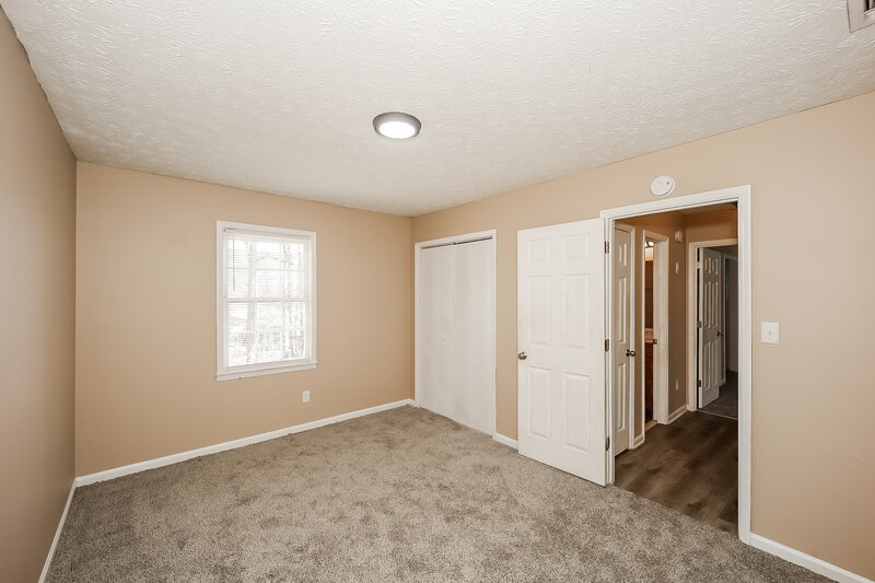 1,950/Mo, 430 Hillsdale Drive Fayetteville, GA 30214 Family Room View 2