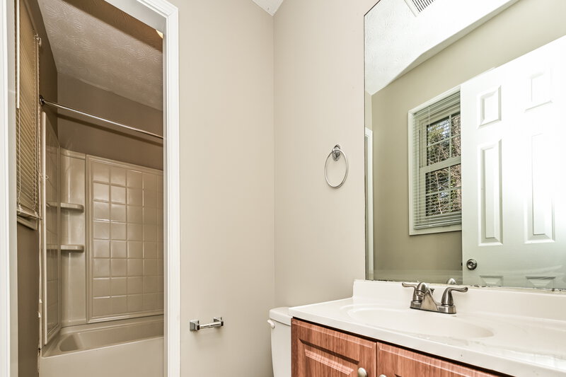 1,915/Mo, 3328 Tarragon Drive Decatur, GA 30034 Main Bathroom View