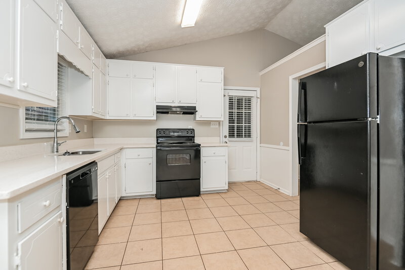 1,720/Mo, 1450 Moriah Trce Auburn, GA 30011 Kitchen View