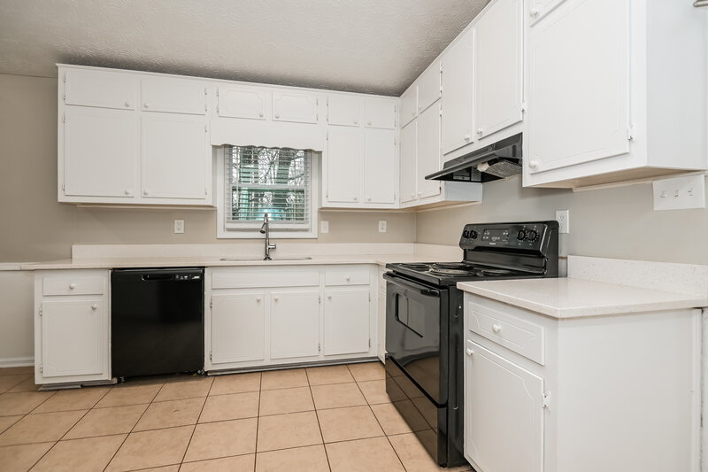 1,720/Mo, 1450 Moriah Trce Auburn, GA 30011 Kitchen View 2