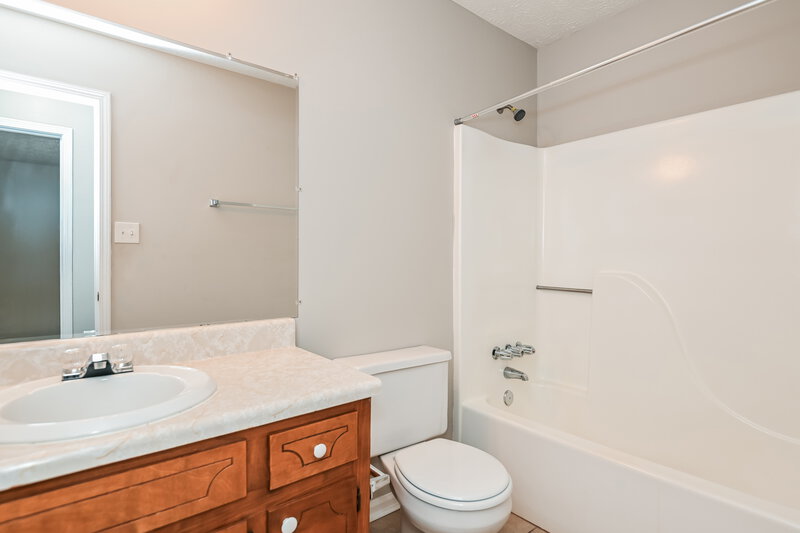 1,720/Mo, 1450 Moriah Trce Auburn, GA 30011 Bathroom View 2