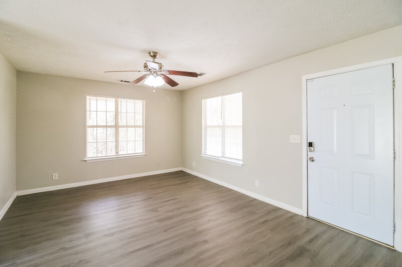 1,670/Mo, 1113 Spring Creek Circle Griffin, GA 30223 Living Room View