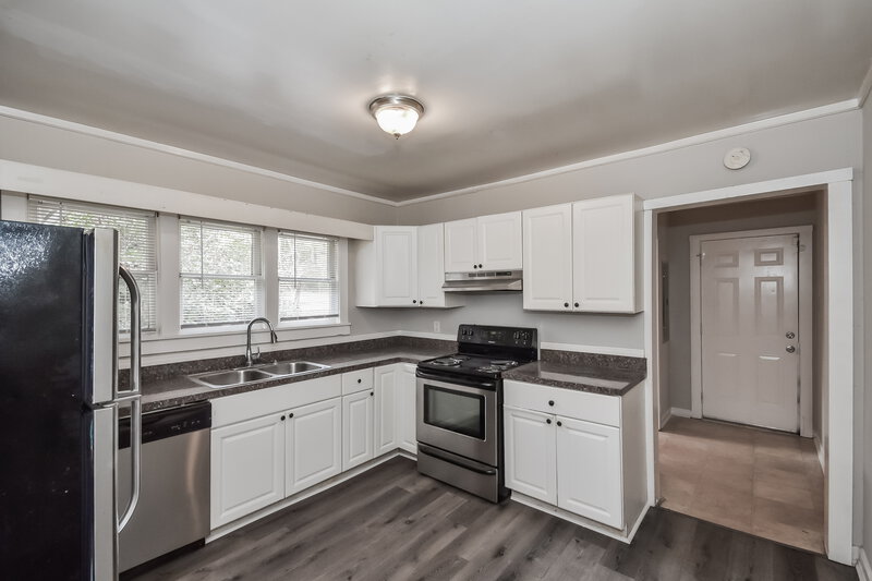 1,460/Mo, 3183 Peachtree Street Lithia Springs, GA 30122 Kitchen View