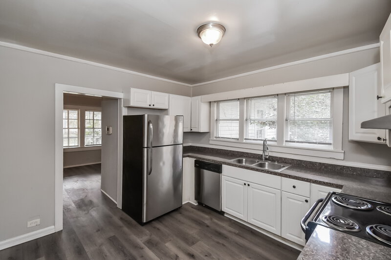 1,460/Mo, 3183 Peachtree Street Lithia Springs, GA 30122 Kitchen View 2