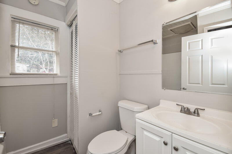 1,460/Mo, 3183 Peachtree Street Lithia Springs, GA 30122 Bathroom View