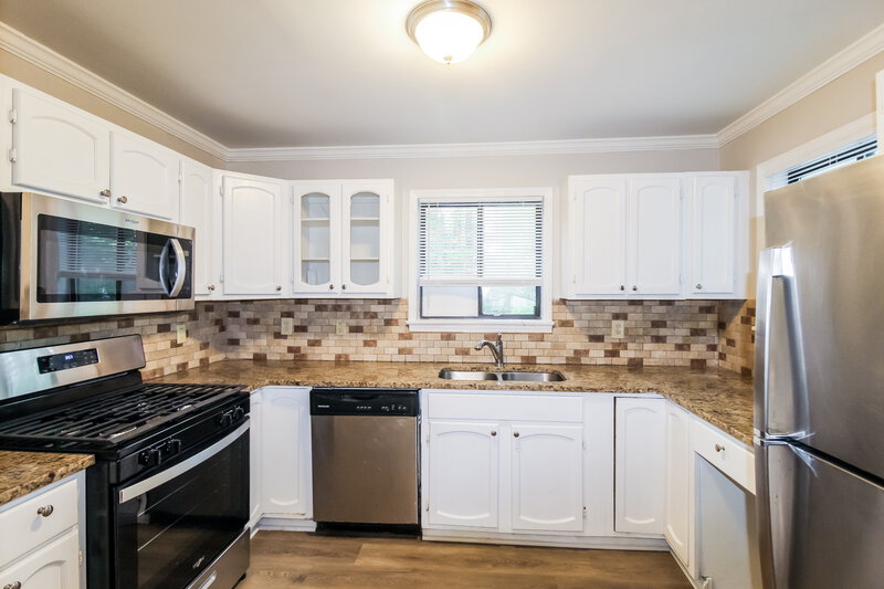 2,430/Mo, 5739 Hilton Ridge Road Lithonia, GA 30058 Kitchen View