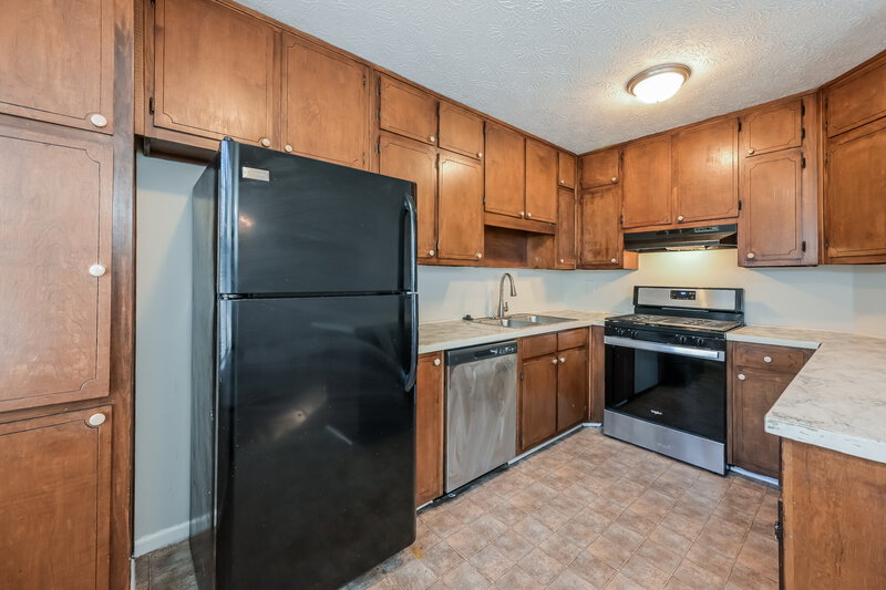 2,015/Mo, 2314 Hampton Drive Decatur, GA 30035 Kitchen View