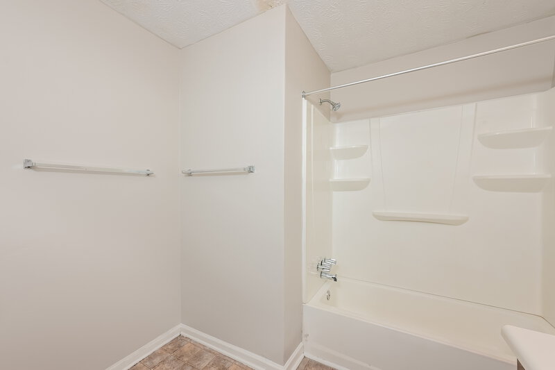 2,015/Mo, 2314 Hampton Drive Decatur, GA 30035 Bathroom View