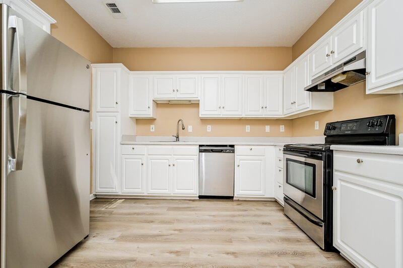 1,600/Mo, 2361 Brianna Drive Hampton, GA 30228 Kitchen View 2