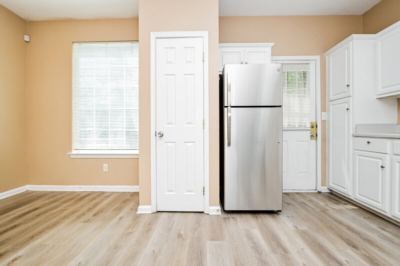 1,600/Mo, 2361 Brianna Drive Hampton, GA 30228 Kitchen View 3