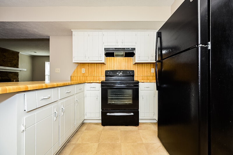 1,890/Mo, 1357 DIPLOMAT Dr Riverdale, GA 30296 Kitchen View 3