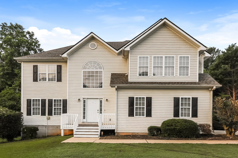 4 Bedroom House – 195 Ridgecrest Drive, Fayetteville, GA 30215