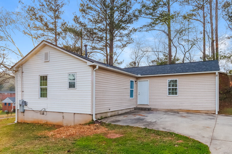 1,325/Mo, 1308 Greenbriar Drive Griffin, GA 30223 Rear View