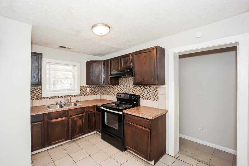 0/Mo, 2924 SPRINGSIDE PL Atlanta, GA 30354 Kitchen View