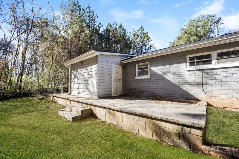 0/Mo, 2924 SPRINGSIDE PL Atlanta, GA 30354 Rear View 2