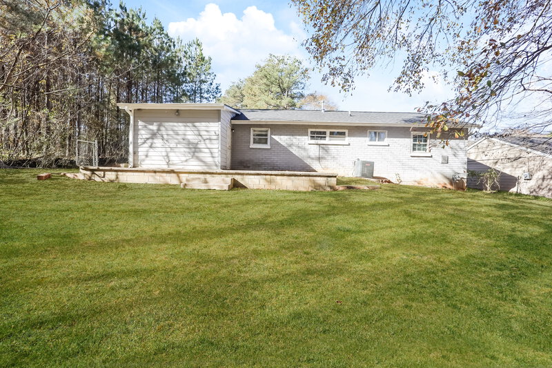 0/Mo, 2924 SPRINGSIDE PL Atlanta, GA 30354 Rear View 4