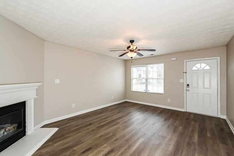 1,555/Mo, 10139 Jefferson Village Drive SW Covington, GA 30014 Living Room View 2