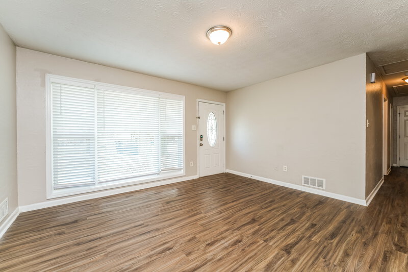 1,590/Mo, 303 Mercer Drive Jonesboro, GA 30236 Living Room View 2