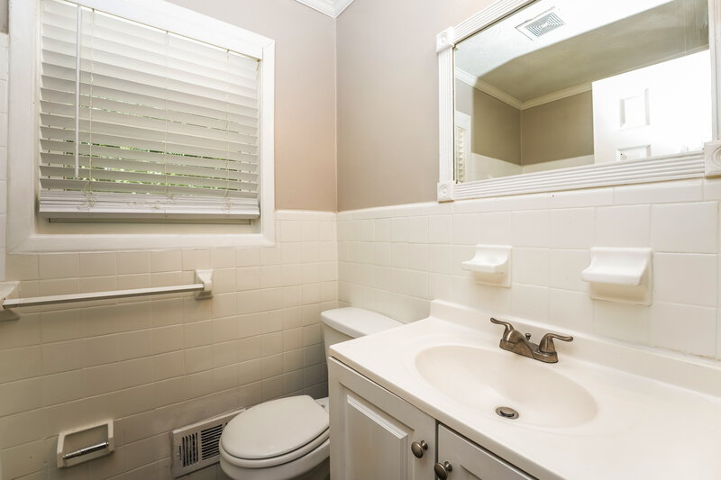 1,590/Mo, 303 Mercer Drive Jonesboro, GA 30236 Bathroom View