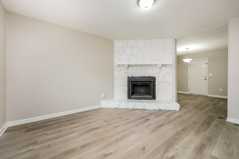 1,755/Mo, 2171 CHEROKEE VALLEY CIR Lithonia, GA 30058 Living Room View