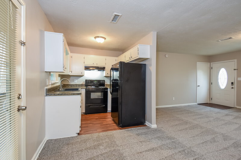 1,600/Mo, 131 Ann Trail Powder Springs, GA 30127 Dining Room View