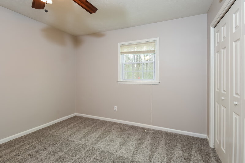 1,600/Mo, 131 Ann Trail Powder Springs, GA 30127 Main Bedroom View