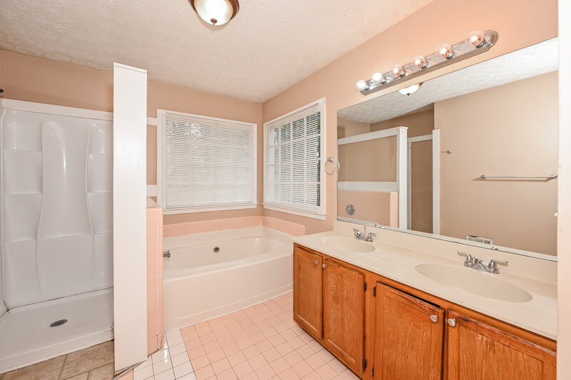 2,350/Mo, 2128 Blue Martin Court Lawrenceville, GA 30044 Main Bathroom View