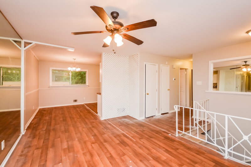 1,775/Mo, 1515 Malibu Court Decatur, GA 30035 Living Room View