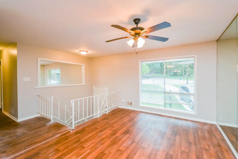 1,775/Mo, 1515 Malibu Court Decatur, GA 30035 Living Room View 2