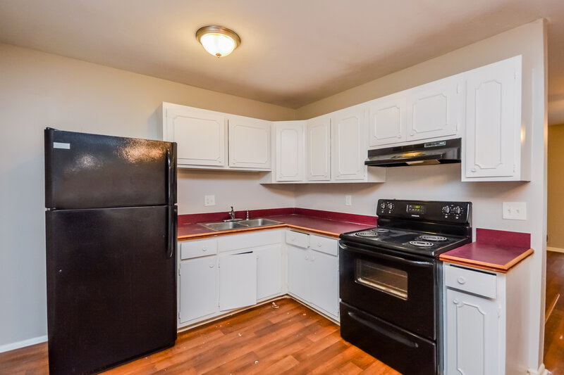 1,775/Mo, 1515 Malibu Court Decatur, GA 30035 Kitchen View