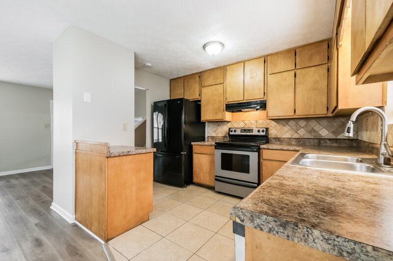 1,685/Mo, 4514 Old Lake Drive Decatur, GA 30034 Kitchen View 2