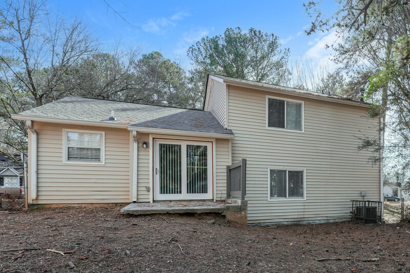 1,800/Mo, 6155 Marbut Farms Chase Lithonia, GA 30058 Rear View 2