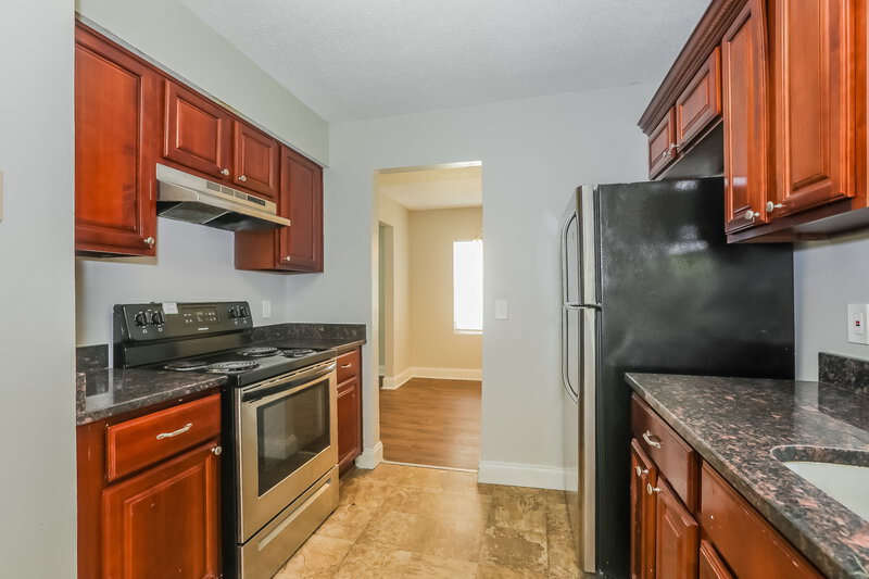 2,440/Mo, 6262 Creekford Lane Lithonia, GA 30058 Kitchen View 2