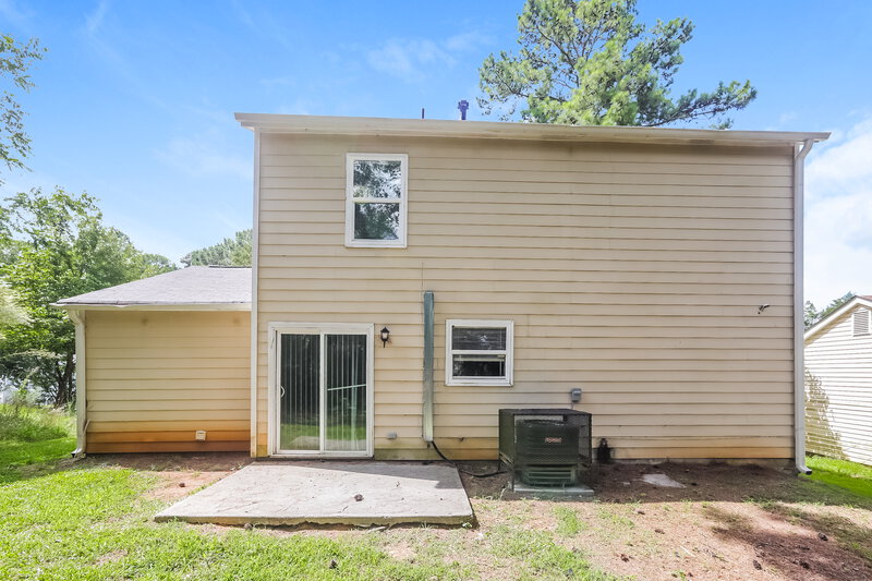 2,440/Mo, 6262 Creekford Lane Lithonia, GA 30058 Rear View