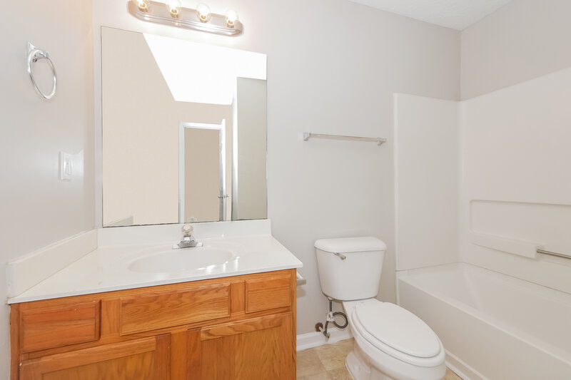 2,640/Mo, 1974 Oak Terrace Drive SE Atlanta, GA 30316 Bathroom View