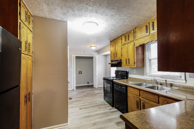 1,595/Mo, 2244 Briarwood Circle Conyers, GA 30094 Kitchen View