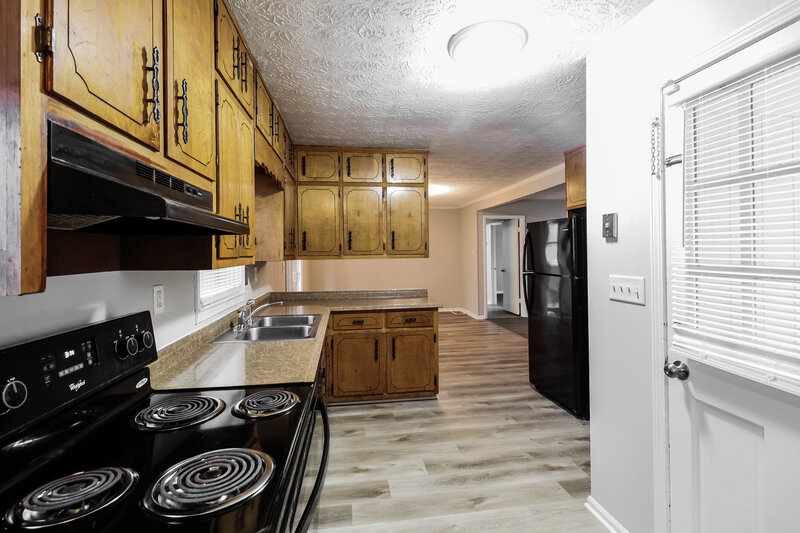 1,595/Mo, 2244 Briarwood Circle Conyers, GA 30094 Kitchen View 2