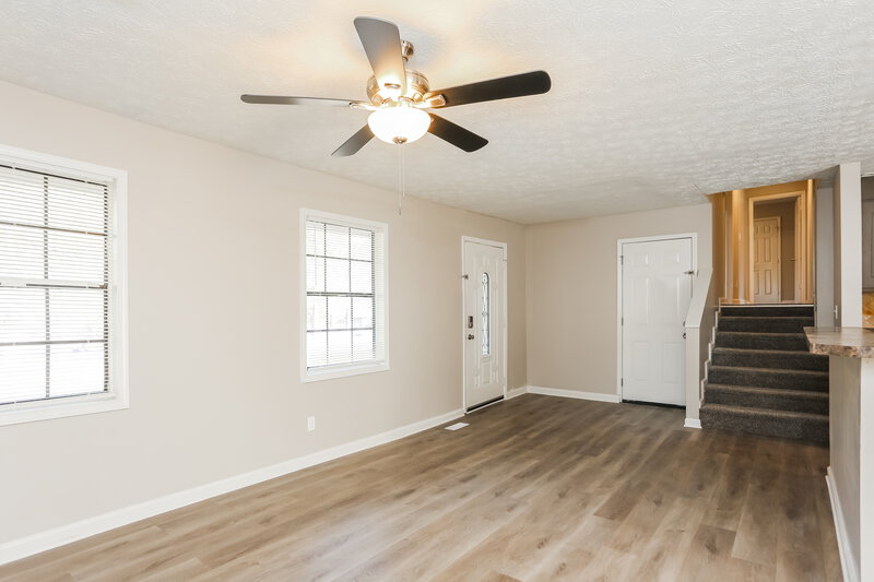 1,895/Mo, 3525 Broxton Lane Snellville, GA 30039 Living Room View 2