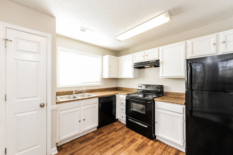 2,260/Mo, 835 Mountain View Drive Stone Mountain, GA 30083 Misc View 6