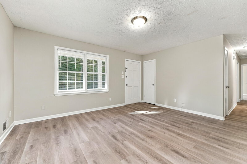 1,490/Mo, 927 Sigman Road NW Conyers, GA 30012 Living Room View 2