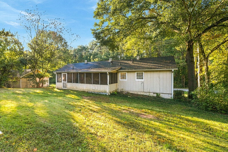 1,490/Mo, 927 Sigman Road NW Conyers, GA 30012 Rear View