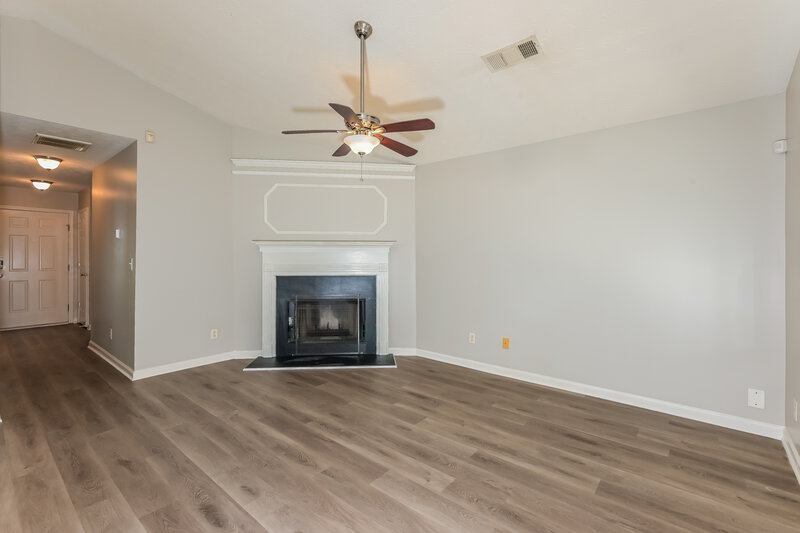 1,730/Mo, 3657 Oakland Spring Court Snellville, GA 30039 Living Room View