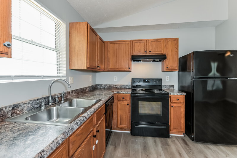 1,730/Mo, 3657 Oakland Spring Court Snellville, GA 30039 Kitchen View 2