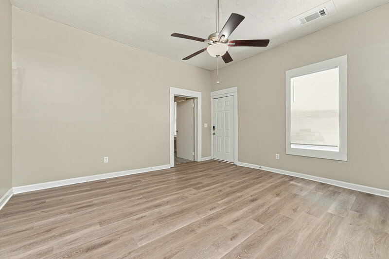 1,490/Mo, 6129 Sorrell St NE Covington, GA 30014 Living Room View 2